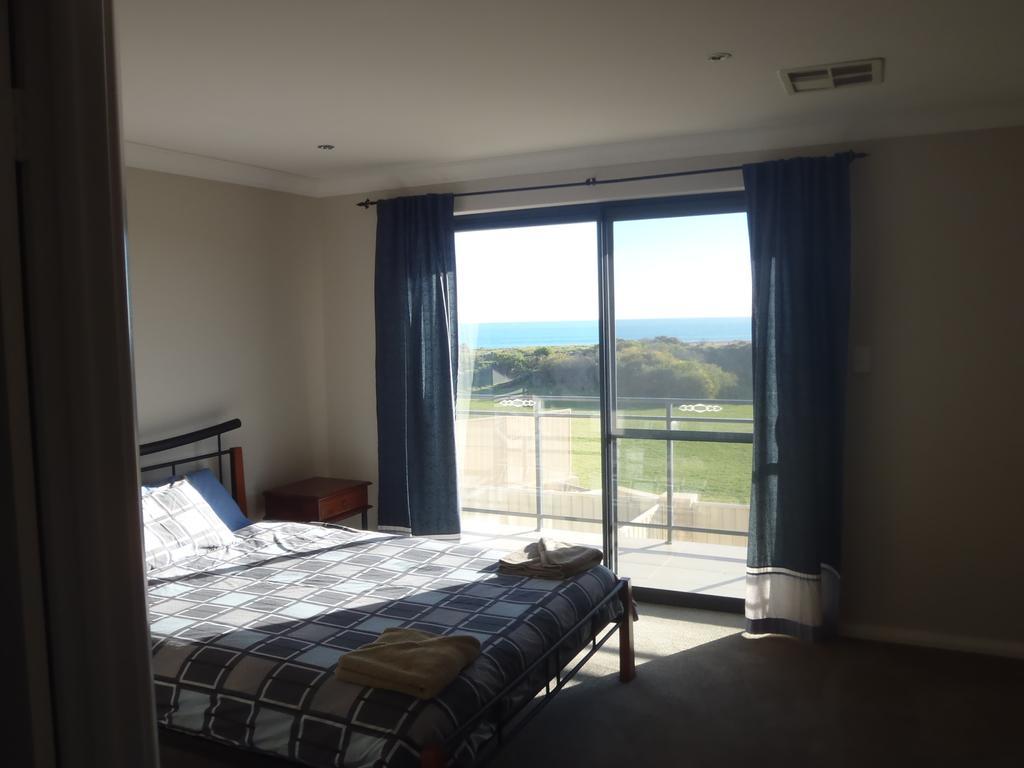 Port Denison Beach Resort Bilik gambar