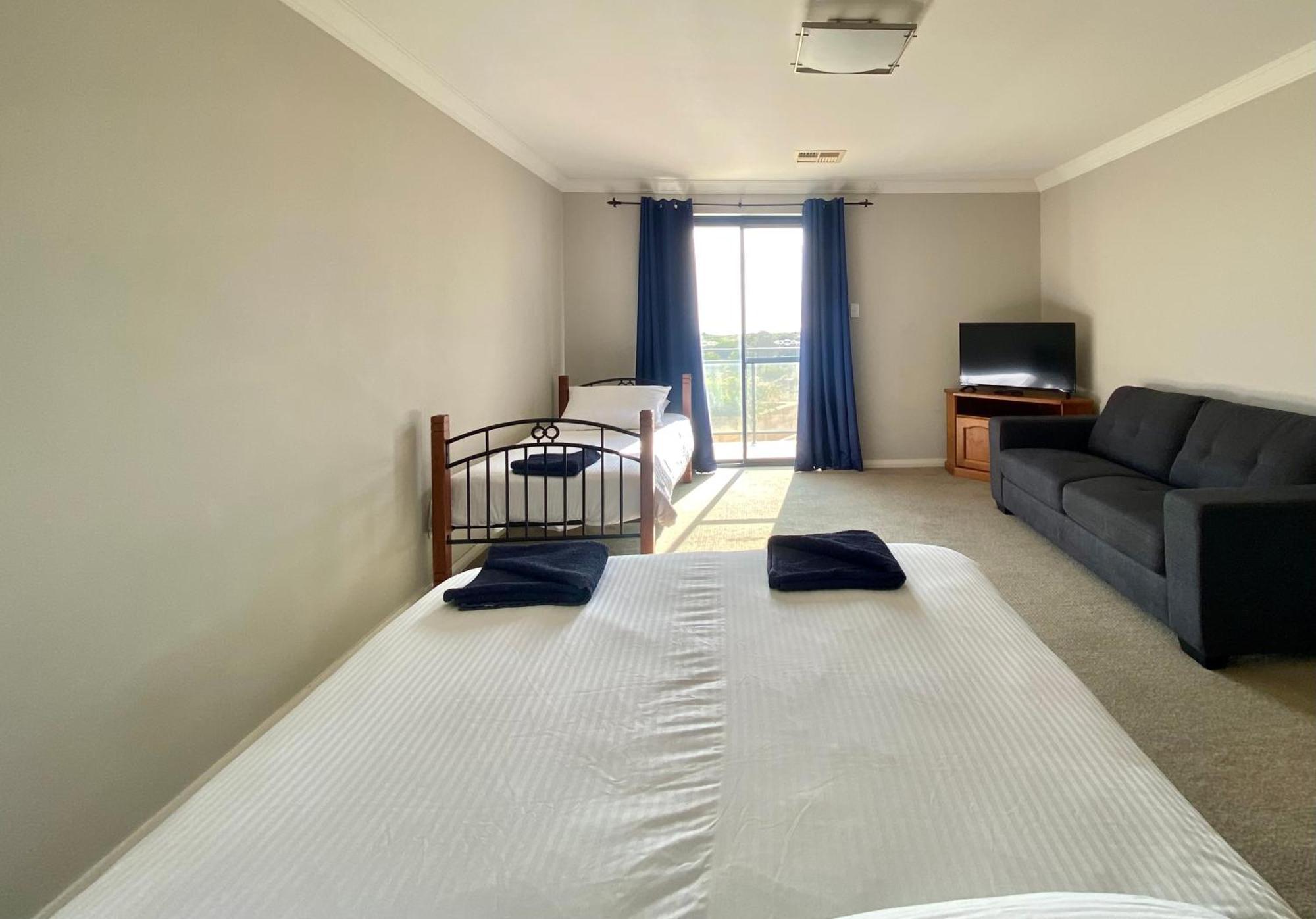 Port Denison Beach Resort Luaran gambar